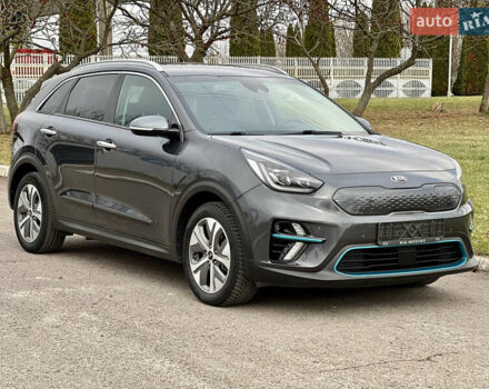 Серый Киа Niro, объемом двигателя 0 л и пробегом 70 тыс. км за 19350 $, фото 8 на Automoto.ua