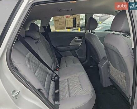 Сірий Кіа Niro, об'ємом двигуна 1.6 л та пробігом 117 тис. км за 12000 $, фото 11 на Automoto.ua