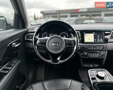 Серый Киа Niro, объемом двигателя 0 л и пробегом 120 тыс. км за 18600 $, фото 11 на Automoto.ua