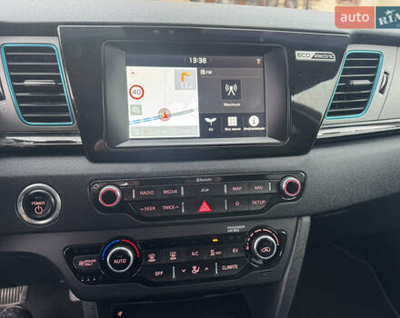 Серый Киа Niro, объемом двигателя 0 л и пробегом 148 тыс. км за 16950 $, фото 56 на Automoto.ua