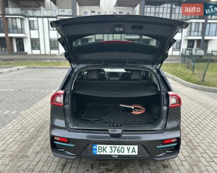 Серый Киа Niro, объемом двигателя 0 л и пробегом 157 тыс. км за 16999 $, фото 14 на Automoto.ua