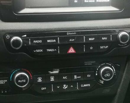 Серый Киа Niro, объемом двигателя 0 л и пробегом 179 тыс. км за 15800 $, фото 13 на Automoto.ua