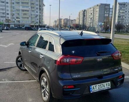 Сірий Кіа Niro, об'ємом двигуна 0 л та пробігом 60 тис. км за 22800 $, фото 4 на Automoto.ua