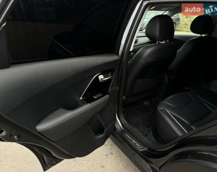 Сірий Кіа Niro, об'ємом двигуна 0 л та пробігом 101 тис. км за 16800 $, фото 9 на Automoto.ua