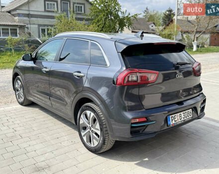 Серый Киа Niro, объемом двигателя 0 л и пробегом 115 тыс. км за 18885 $, фото 2 на Automoto.ua