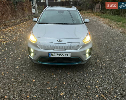 Серый Киа Niro, объемом двигателя 0 л и пробегом 64 тыс. км за 17900 $, фото 1 на Automoto.ua