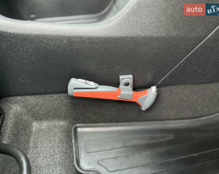 Серый Киа Niro, объемом двигателя 0 л и пробегом 157 тыс. км за 16999 $, фото 50 на Automoto.ua