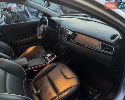 Серый Киа Niro, объемом двигателя 0 л и пробегом 157 тыс. км за 17900 $, фото 20 на Automoto.ua