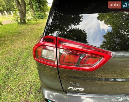 Серый Киа Niro, объемом двигателя 0 л и пробегом 165 тыс. км за 19000 $, фото 11 на Automoto.ua