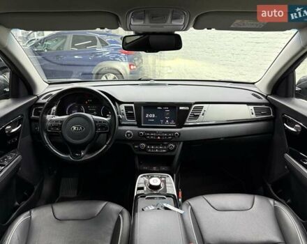 Сірий Кіа Niro, об'ємом двигуна 0 л та пробігом 93 тис. км за 18737 $, фото 8 на Automoto.ua