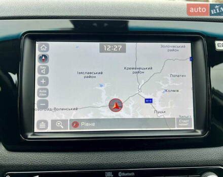 Серый Киа Niro, объемом двигателя 0 л и пробегом 70 тыс. км за 19350 $, фото 41 на Automoto.ua