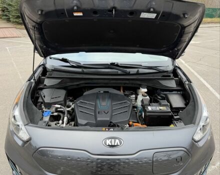 Серый Киа Niro, объемом двигателя 0 л и пробегом 67 тыс. км за 16800 $, фото 17 на Automoto.ua