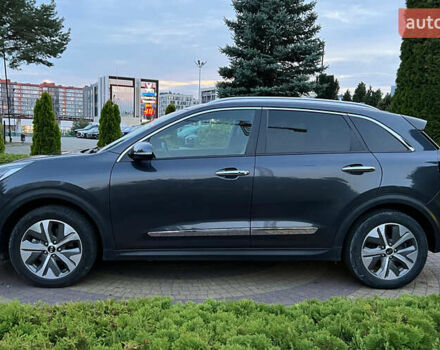 Сірий Кіа Niro, об'ємом двигуна 0 л та пробігом 79 тис. км за 20300 $, фото 3 на Automoto.ua