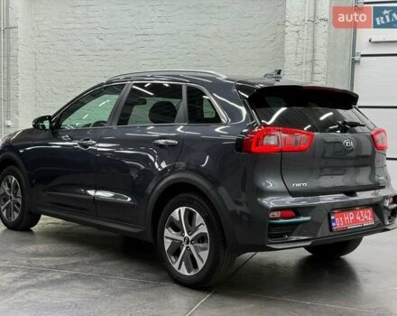 Сірий Кіа Niro, об'ємом двигуна 0 л та пробігом 93 тис. км за 18737 $, фото 5 на Automoto.ua
