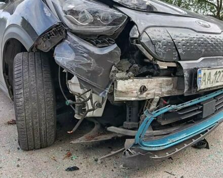 Киа Niro 2019 в Киеве на Automoto.ua Серый Киа Niro, объемом двигателя 0 л и пробегом 90 тыс. км за 12000 $, фото 3 на Automoto.ua