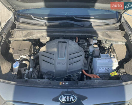 Киа Niro 2019 в Львове на Automoto.ua Серый Киа Niro, объемом двигателя 0 л и пробегом 89 тыс. км за 21300 $, фото 6 на Automoto.ua