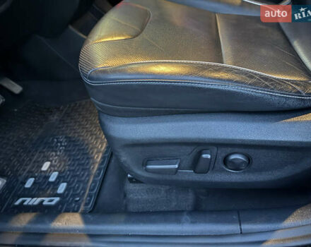 Серый Киа Niro, объемом двигателя 0 л и пробегом 157 тыс. км за 17900 $, фото 32 на Automoto.ua