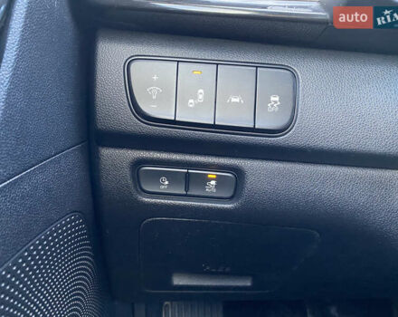 Сірий Кіа Niro, об'ємом двигуна 0 л та пробігом 295 тис. км за 15700 $, фото 16 на Automoto.ua