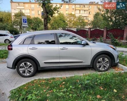 Киа Niro 2019 в Львове на Automoto.ua Серый Киа Niro, объемом двигателя 0 л и пробегом 245 тыс. км за 16499 $, фото 3 на Automoto.ua