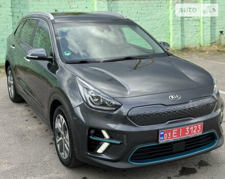 Серый Киа Niro, объемом двигателя 0 л и пробегом 102 тыс. км за 18499 $, фото 6 на Automoto.ua