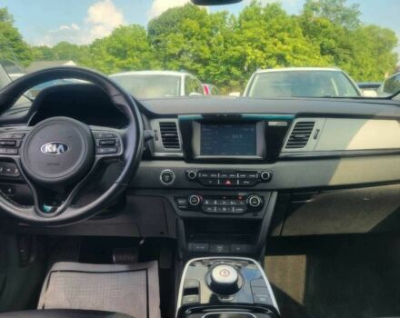Сірий Кіа Niro, об'ємом двигуна 0 л та пробігом 32 тис. км за 7000 $, фото 7 на Automoto.ua