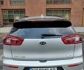 Сірий Кіа Niro, об'ємом двигуна 1.58 л та пробігом 84 тис. км за 17200 $, фото 25 на Automoto.ua