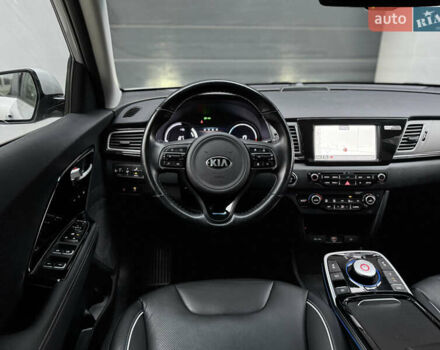 Сірий Кіа Niro, об'ємом двигуна 0 л та пробігом 139 тис. км за 17200 $, фото 44 на Automoto.ua