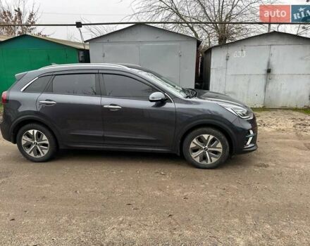 Серый Киа Niro, объемом двигателя 0 л и пробегом 179 тыс. км за 15800 $, фото 23 на Automoto.ua