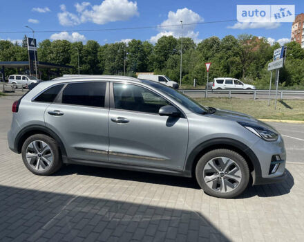 Сірий Кіа Niro, об'ємом двигуна 0 л та пробігом 129 тис. км за 19999 $, фото 7 на Automoto.ua