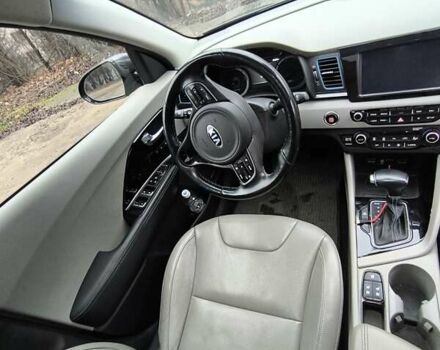 Сірий Кіа Niro, об'ємом двигуна 1.58 л та пробігом 80 тис. км за 21000 $, фото 5 на Automoto.ua