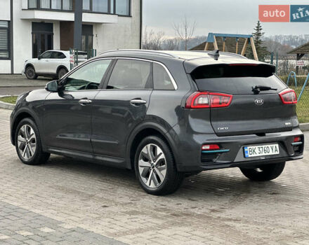 Серый Киа Niro, объемом двигателя 0 л и пробегом 157 тыс. км за 16999 $, фото 6 на Automoto.ua