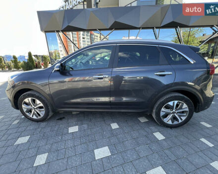 Сірий Кіа Niro, об'ємом двигуна 0 л та пробігом 92 тис. км за 18800 $, фото 1 на Automoto.ua
