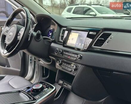 Киа Niro 2019 в Кривом Роге на Automoto.ua Серый Киа Niro, объемом двигателя 0 л и пробегом 27 тыс. км за 24000 $, фото 29 на Automoto.ua