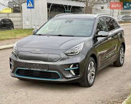 Серый Киа Niro, объемом двигателя 0 л и пробегом 70 тыс. км за 19350 $, фото 2 на Automoto.ua
