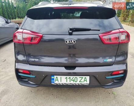 Серый Киа Niro, объемом двигателя 0 л и пробегом 150 тыс. км за 18700 $, фото 3 на Automoto.ua