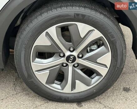 Киа Niro 2019 в Кривом Роге на Automoto.ua Серый Киа Niro, объемом двигателя 0 л и пробегом 27 тыс. км за 24000 $, фото 16 на Automoto.ua