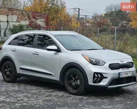 Серый Киа Niro, объемом двигателя 1.6 л и пробегом 115 тыс. км за 16700 $, фото 4 на Automoto.ua