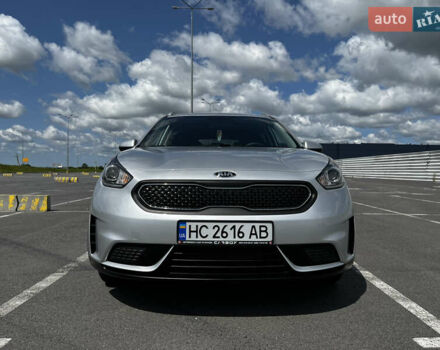 Сірий Кіа Niro, об'ємом двигуна 1.6 л та пробігом 60 тис. км за 18000 $, фото 7 на Automoto.ua