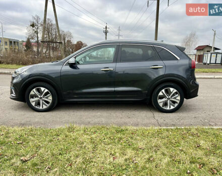 Серый Киа Niro, объемом двигателя 0 л и пробегом 70 тыс. км за 19350 $, фото 17 на Automoto.ua