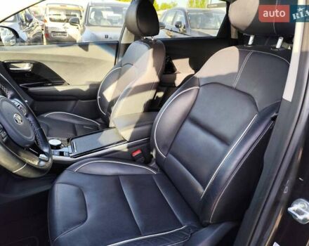 Серый Киа Niro, объемом двигателя 0 л и пробегом 129 тыс. км за 18555 $, фото 38 на Automoto.ua