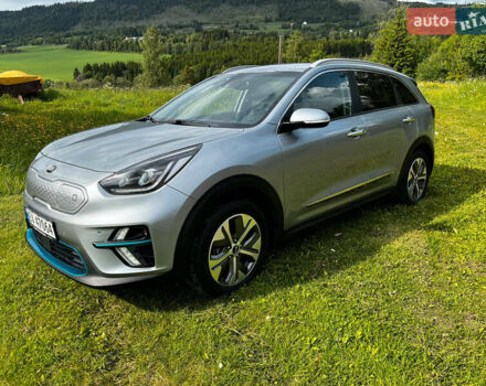 Серый Киа Niro, объемом двигателя 0 л и пробегом 127 тыс. км за 18000 $, фото 2 на Automoto.ua