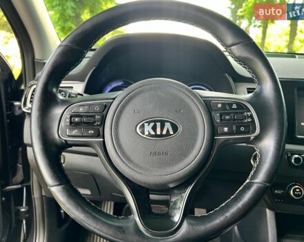 Серый Киа Niro, объемом двигателя 0 л и пробегом 165 тыс. км за 19000 $, фото 25 на Automoto.ua