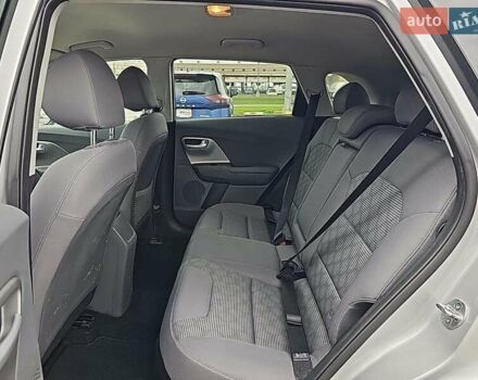 Сірий Кіа Niro, об'ємом двигуна 1.6 л та пробігом 117 тис. км за 12000 $, фото 10 на Automoto.ua