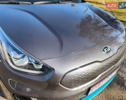 Сірий Кіа Niro, об'ємом двигуна 0 л та пробігом 154 тис. км за 18000 $, фото 2 на Automoto.ua