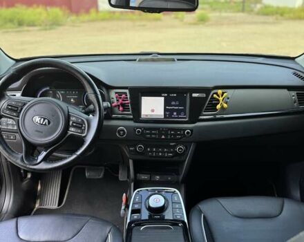 Сірий Кіа Niro, об'ємом двигуна 0 л та пробігом 145 тис. км за 18700 $, фото 20 на Automoto.ua