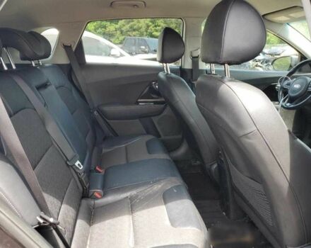 Серый Киа Niro, объемом двигателя 0 л и пробегом 61 тыс. км за 3500 $, фото 10 на Automoto.ua