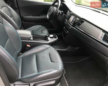 Серый Киа Niro, объемом двигателя 0 л и пробегом 100 тыс. км за 18750 $, фото 23 на Automoto.ua