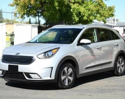 Серый Киа Niro, объемом двигателя 1.6 л и пробегом 49 тыс. км за 12500 $, фото 2 на Automoto.ua