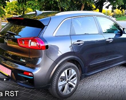 Кіа Niro 2019 у Кам'янське (Дніпродзержинськ) на Automoto.ua Сірий Кіа Niro, об'ємом двигуна 0.15 л та пробігом 116 тис. км за 18000 $, фото 3 на Automoto.ua