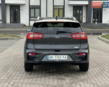 Серый Киа Niro, объемом двигателя 0 л и пробегом 157 тыс. км за 16999 $, фото 7 на Automoto.ua